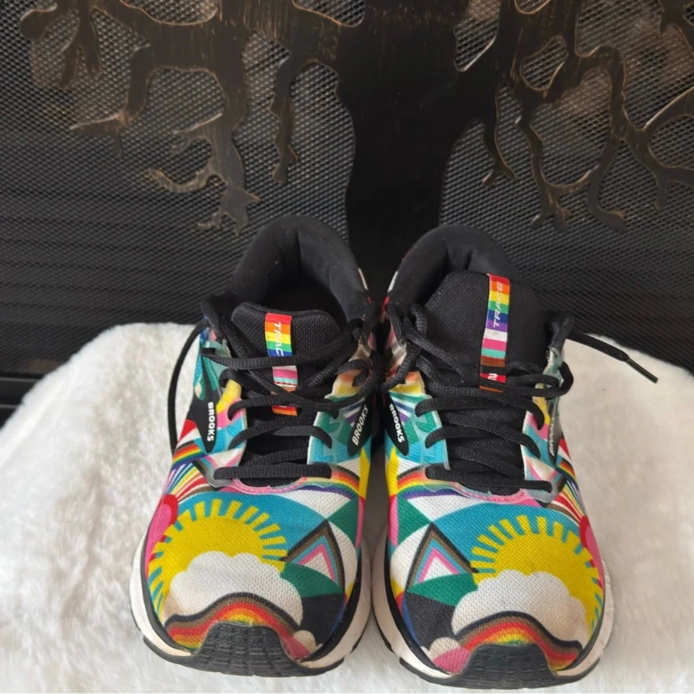 Brooks Colorful Athletic Shoes - Picture 2 of 11